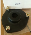 MR589877 Mitsubishi Lancer Strut Mount